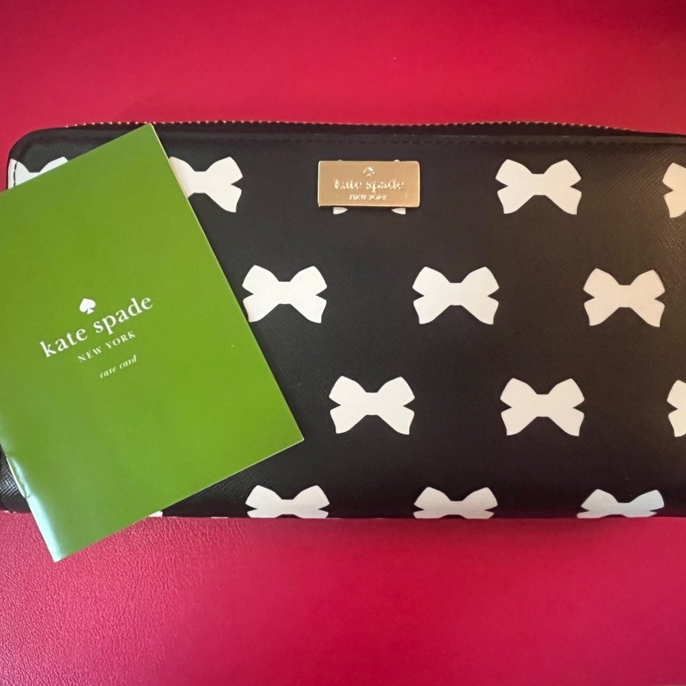 Kate Spade Continental Wallet- New
